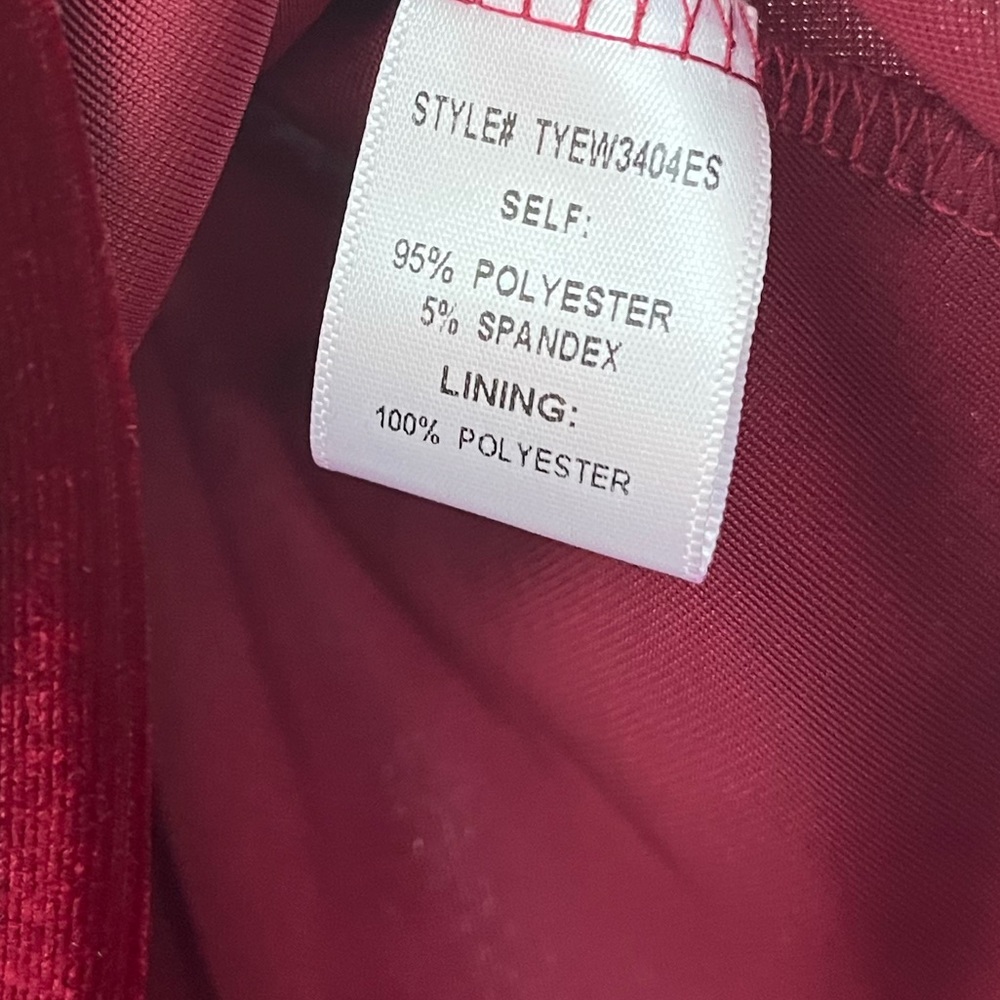 NWT Gorgeous Burgundy wine color velvet  slightly cropped top scalloped sleeves - Picture 6 of 12